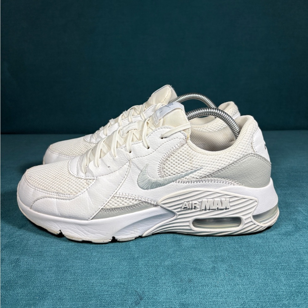 Nike Air Max Women's White & Light Gray Athletic Sneakers
